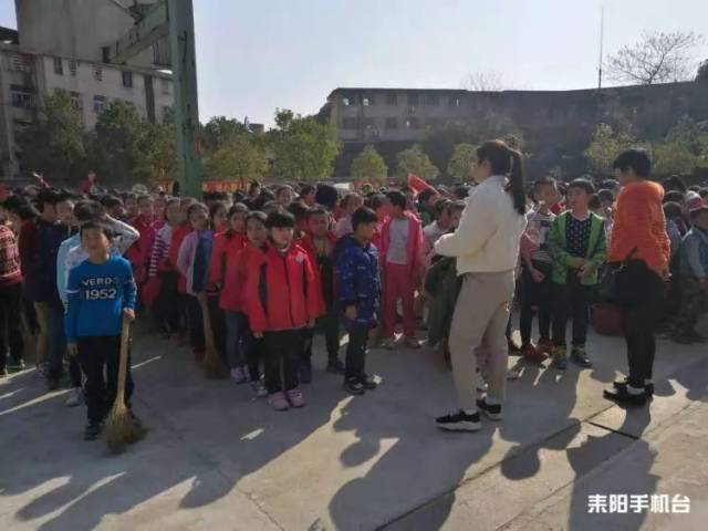 雷锋精神永不忘 西湖学子代代传——记耒阳市西湖学校