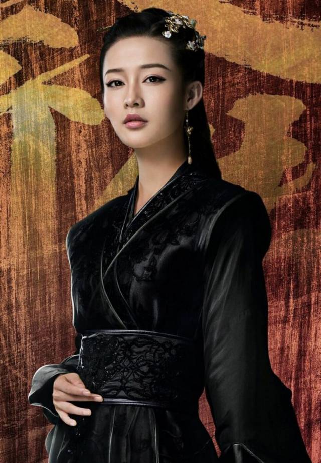 黑衣也能穿出仙气的古装美人,刘亦菲杨紫杨幂,你觉得谁最好看?