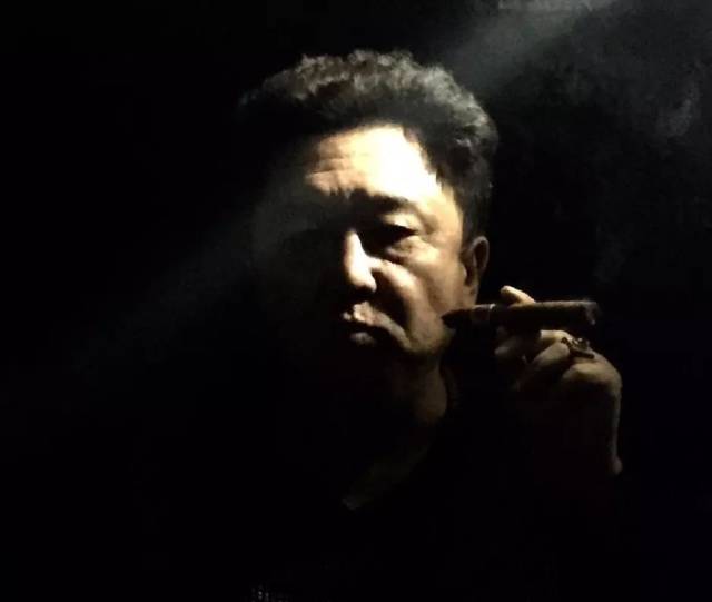 抽烟喝酒烫头于谦大爷这样的人生可真是太值得了啊