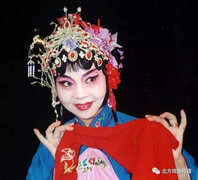时在金羊开泰的1991年八月,菊黄桂香,湖南省花鼓戏剧院应邀进京演出