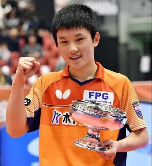 张本智和受邀参加日本职业棒球联赛开球式 今