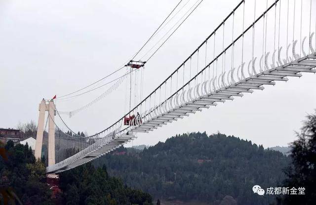 成都地区最长最高的5d玻璃索桥即将建成!就在金堂