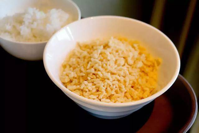 一碗龙虾汤泡饭,熬汤炸米技巧全解析