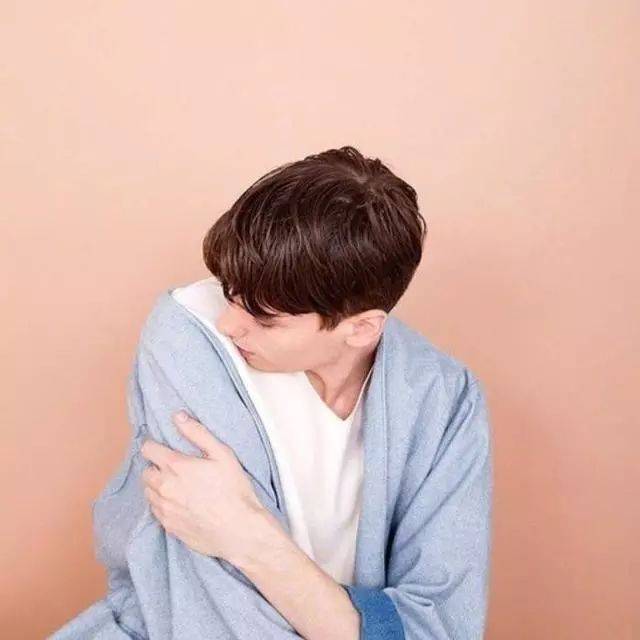 【男生头像】成年人的交际礼仪里 没有爽快答