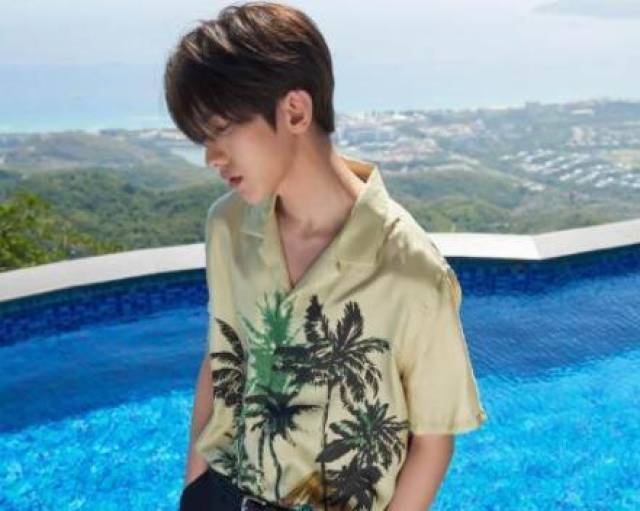 网曝印小天微博发文安慰潘长江,却惨遭网友嘲