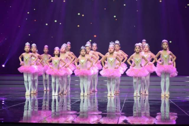 舞蹈老师最心疼的是什么?小太阳舞蹈视频(四)