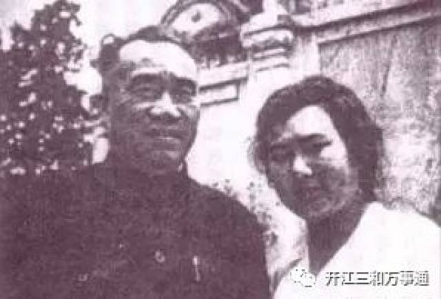 这是朱德的第四任妻子 贺治华,女,四川开江县人,1922年,贺治华陪伴