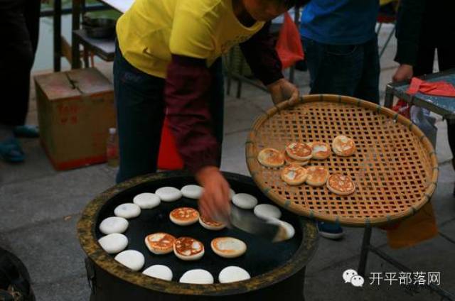 烧饼,开平话叫做"行山饼 说起烧饼 不少开平人第一时间想起 赤坎