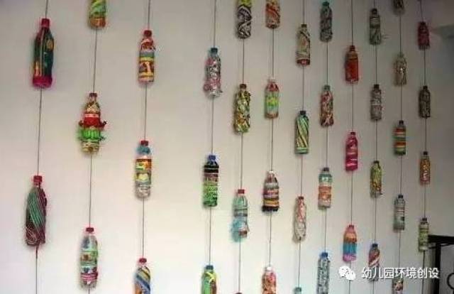 废物回收|泉水瓶子吊饰装饰幼儿园也是不错的哦!