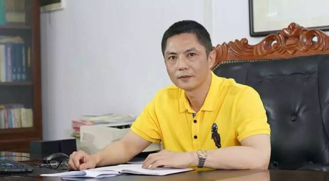 流沙第一实验小学校长李银辉
