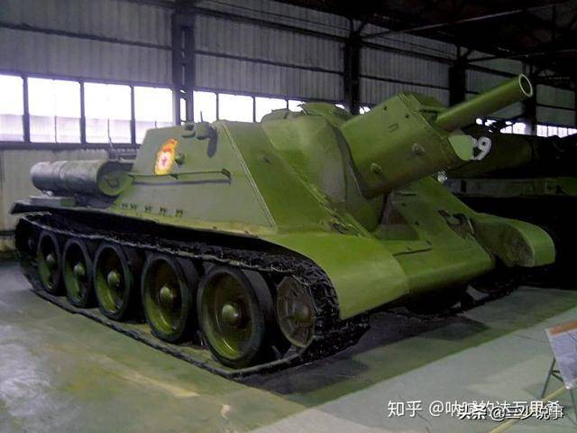 库宾卡的su-122.这款自行火炮搭载一门122mm m-30s榴弹炮.