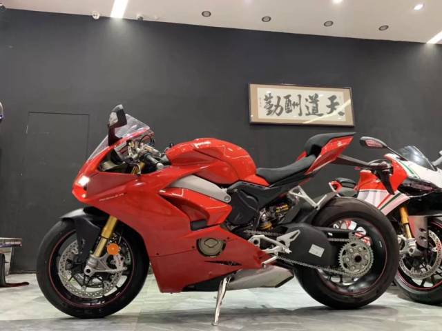 转让| 北京2018大贸杜卡迪v4s