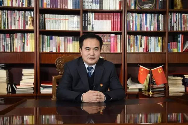 董事及董事会专门委员会等相关职务,刘克功辞任董事及董事会专门委员