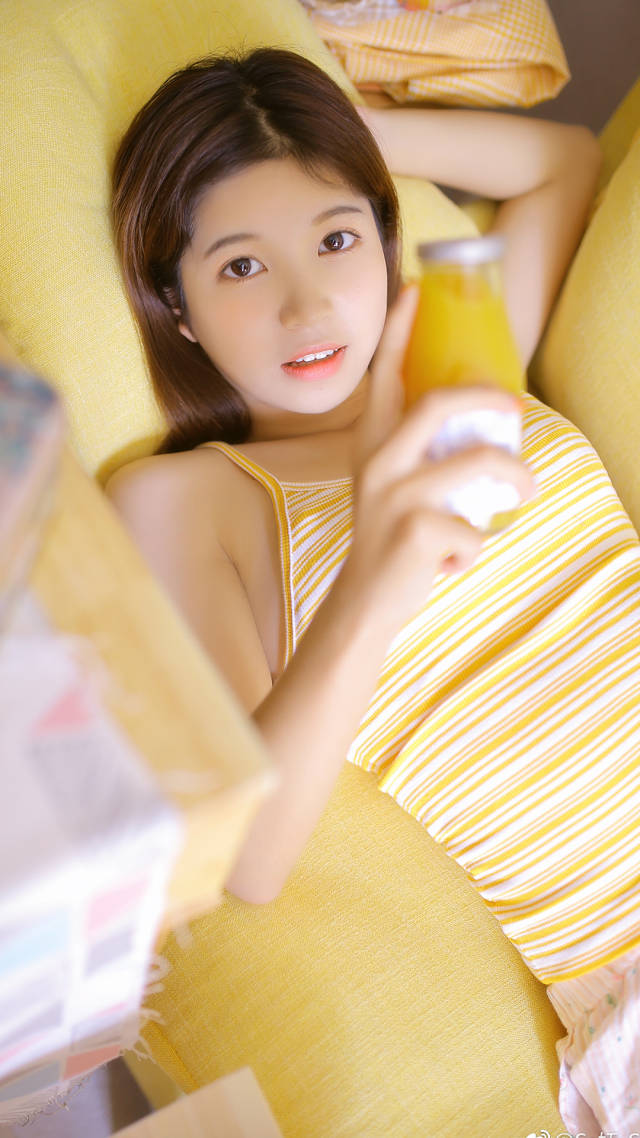 俏皮可爱美女写真图片iphonexs手机壁纸