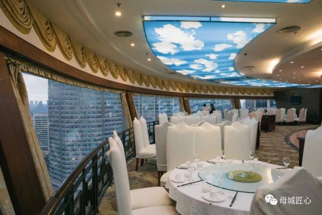 杨长江丨他掌勺的"旋转餐厅"一度代表重庆的餐饮高度