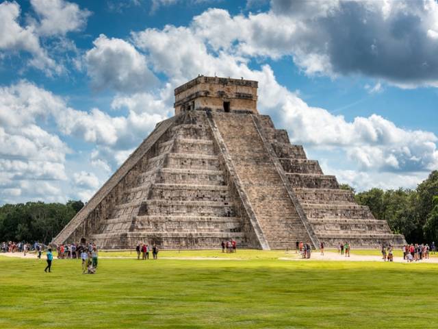 库库尔坎金字塔古玛雅城市遗址,位于墨西哥尤卡坦州中东部.