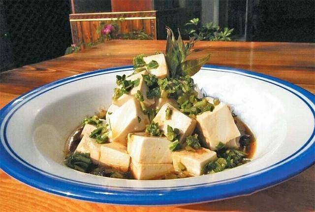 香椿芽拌豆腐
