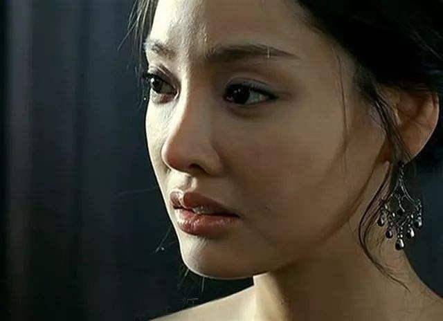 张紫妍自杀事件升级,原来除了被公司利用之外