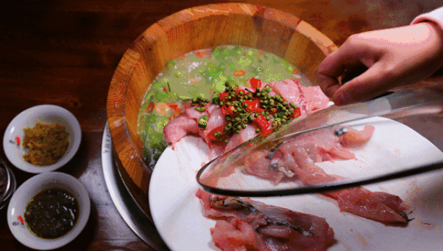 这时,千万不要心急,如果时间没到,煮出来的鱼肉可能会没那么好吃哦!