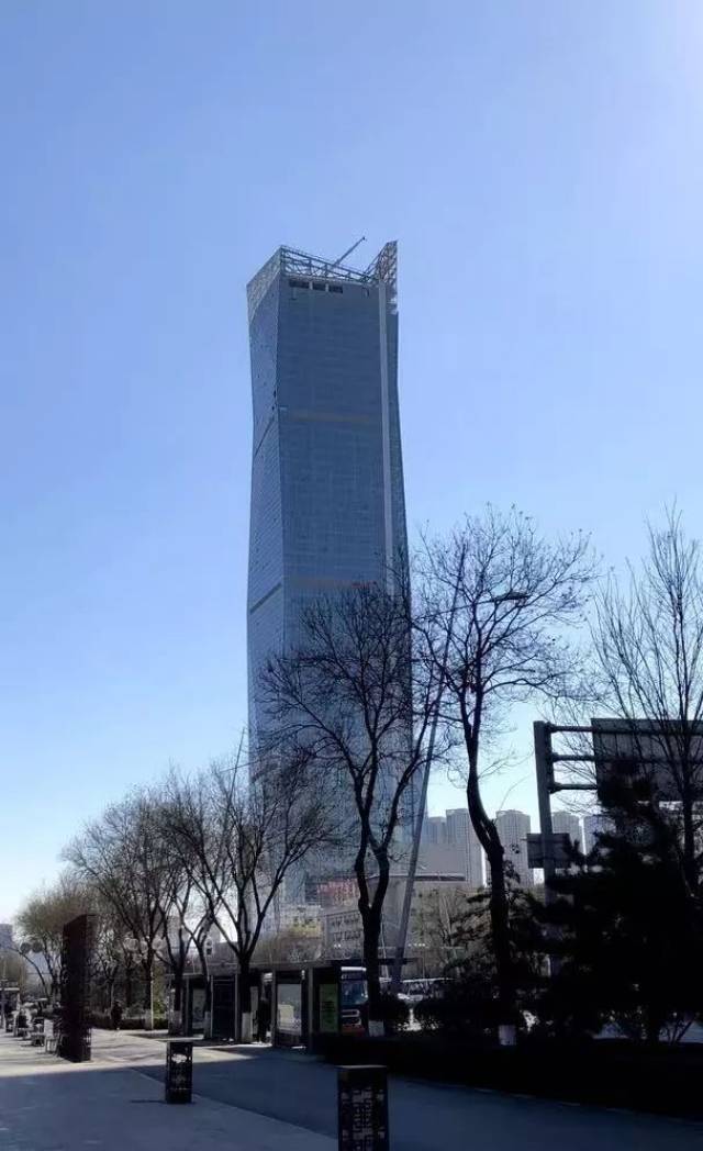 这个总高度达266米的 摩天大楼是太原目前在建最高建筑.