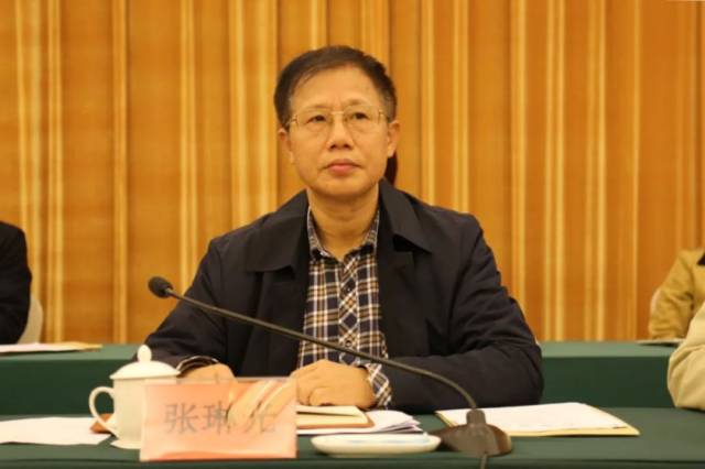 市委常委,秘书长,市总工会主席张琳光就新一年全市工会工作提出四点