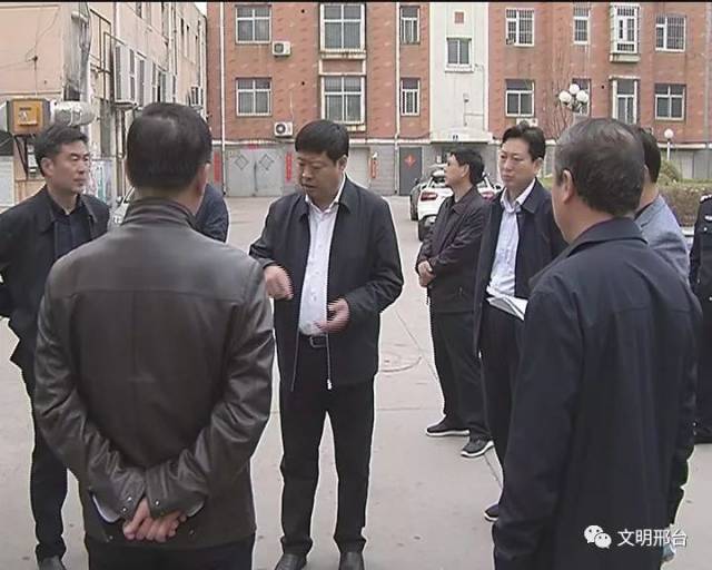 张辉一行先后到扁鹊公园广场,邢瓷南大街,公园路,康庄路,家乐园小区