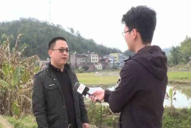 麻布岗镇党委副书记 黄国伦