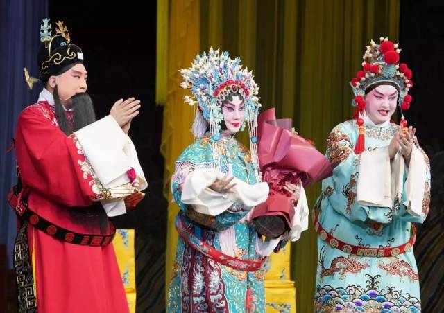 《状元媒》演出现场 / ··· ··· ··· 为期一个月,规模宏大