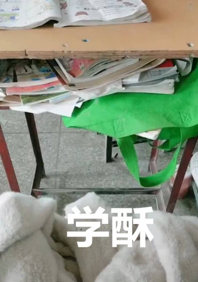 学渣vs学酥vs学霸的课桌,对比真实,网友:差的不止是成绩!_手机搜狐网