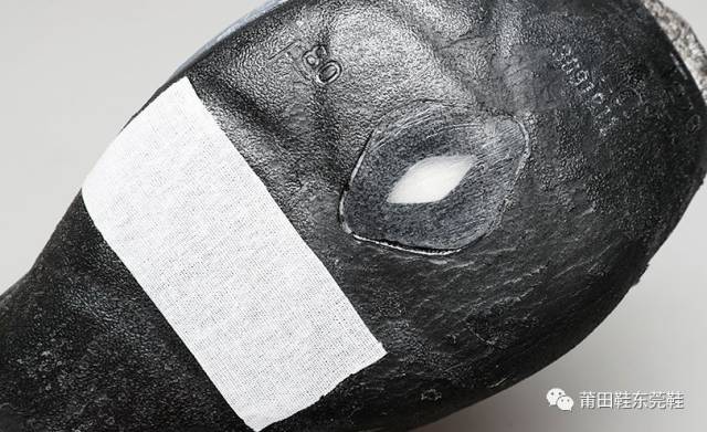 欧文5拆解来了,气垫和绑带与众不同,内部构造