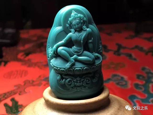 只有洞子沟的绿松石才能如此高蓝玉化,精工"自在观音"难掩其美_手机