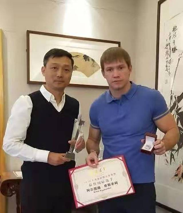 付高峰悬了!美丽死神签约武林风!