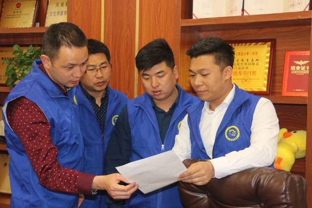 汝南团县委联合萤火虫公益协会走访帮扶特殊家庭孩子并为少年学子