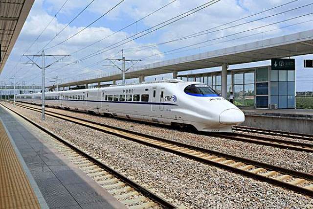 中国姑娘乘坐越南火车,刚进入车厢,惊呼:这难道