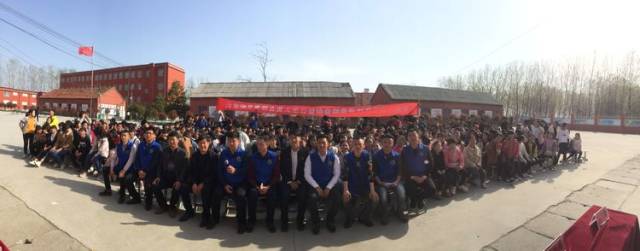 汝南团县委联合萤火虫公益协会走访帮扶特殊家庭孩子并为少年学子