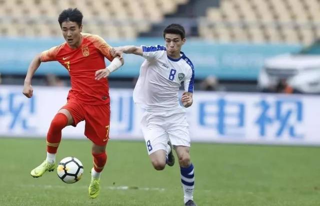 不要让韦世豪飞铲成为国足中国杯完败的背锅