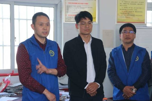 汝南团县委联合萤火虫公益协会走访帮扶特殊家庭孩子并为少年学子