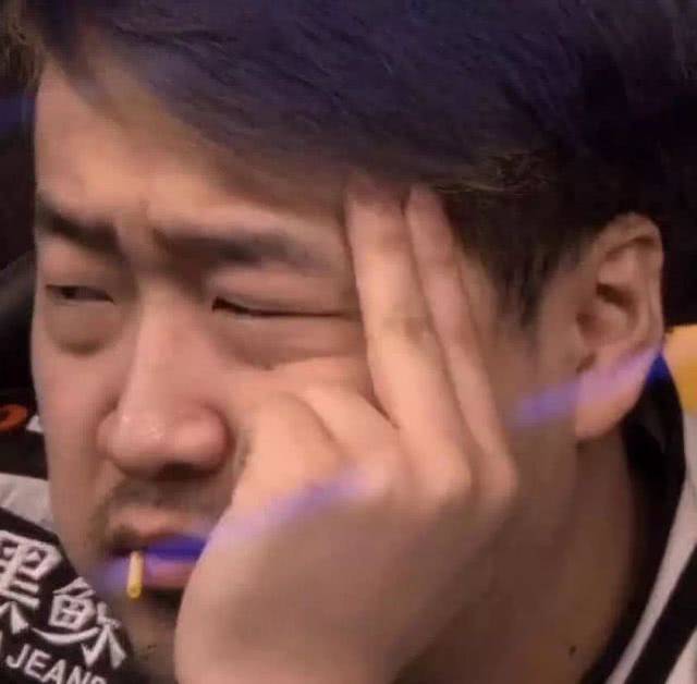 每日节奏-ori:rotk吃棒棒糖的样子好蠢