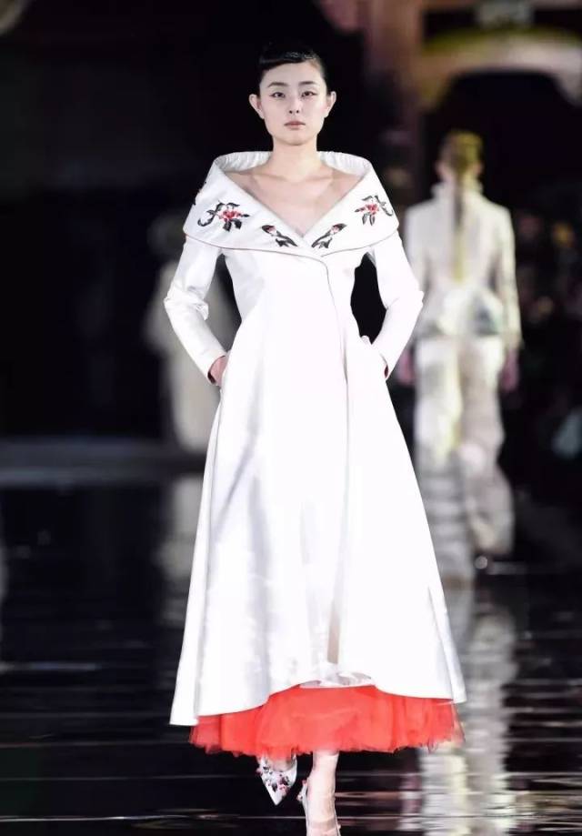 中国高级定制设计师——郭培,兰玉,马樱,王培沂,熊英.
