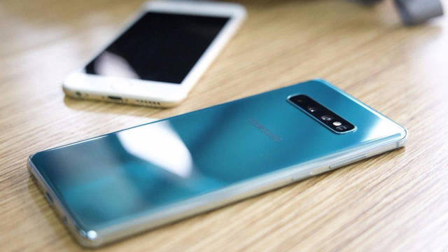 神仙打架,三星s10与华为的机皇之争_手机搜狐网