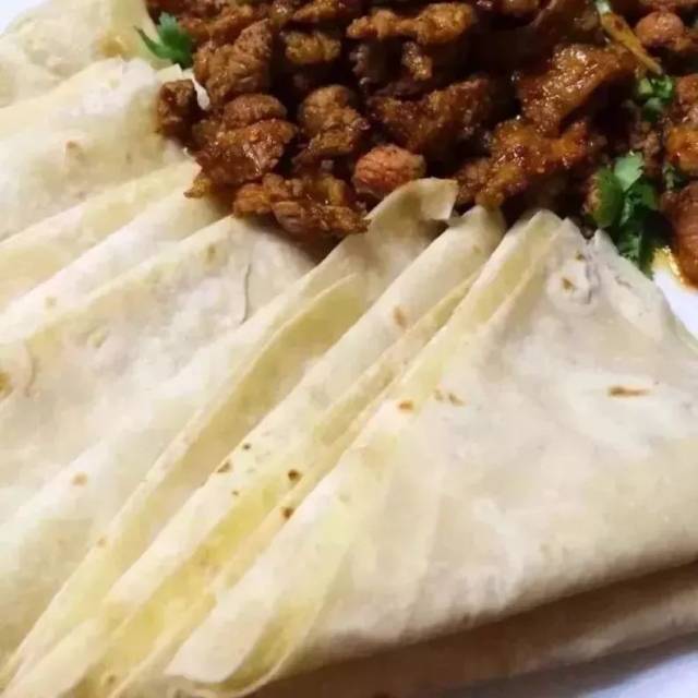 苏大强 徐州的传统美食也太多了,把子肉,地锅鸡,烙馍卷馓子,彭城鱼丸