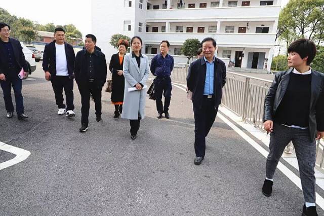 校园动态|党政工同向发力为教师办实事