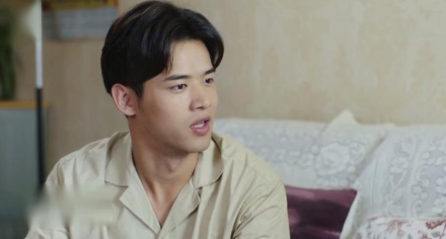 青春斗:高原学成归来丁兰却要结婚了,送还定情