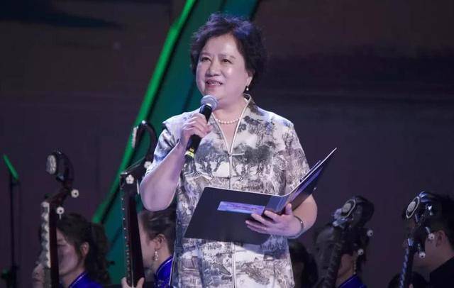 "老佛爷"赵敏芬,隐瞒了52年的老公,原来是我们熟悉的他!