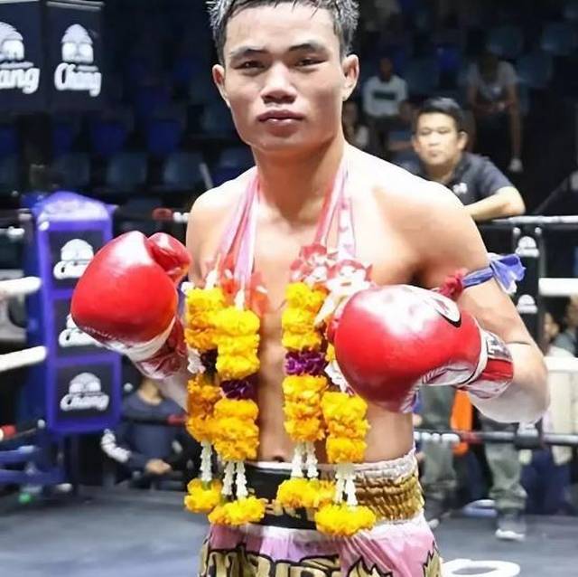 tv 7 冠军,topking 世界冠军,伦披尼70公斤级排名第一等荣誉,他在泰拳