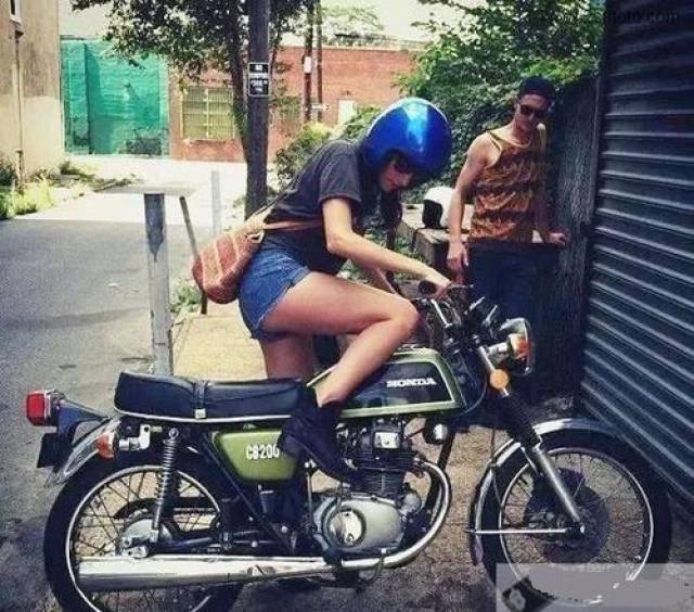 摩托车打不着火咋办?老司机教你一招,一次就成