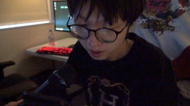 主播中单龙王碰瓷麻辣香锅,直播间被封,还要