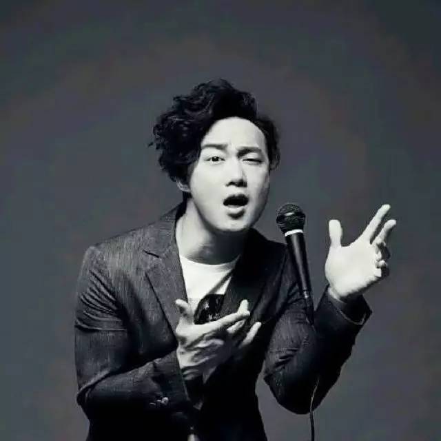 陈奕迅(eason chan),1974年7月27日出生于香港,中国香港流行乐男歌手