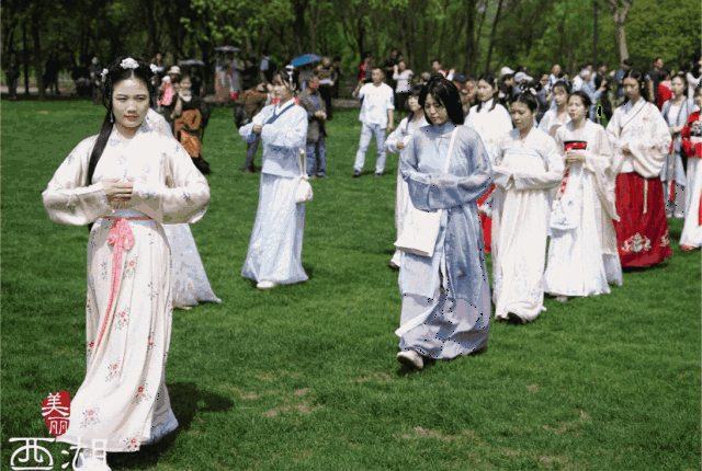 穿汉服免费游花朝,