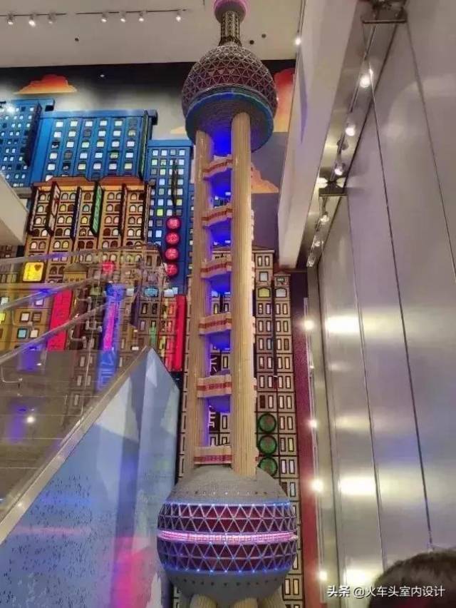 上海世茂广场靠改造名牌店铺空间照明翻身了!